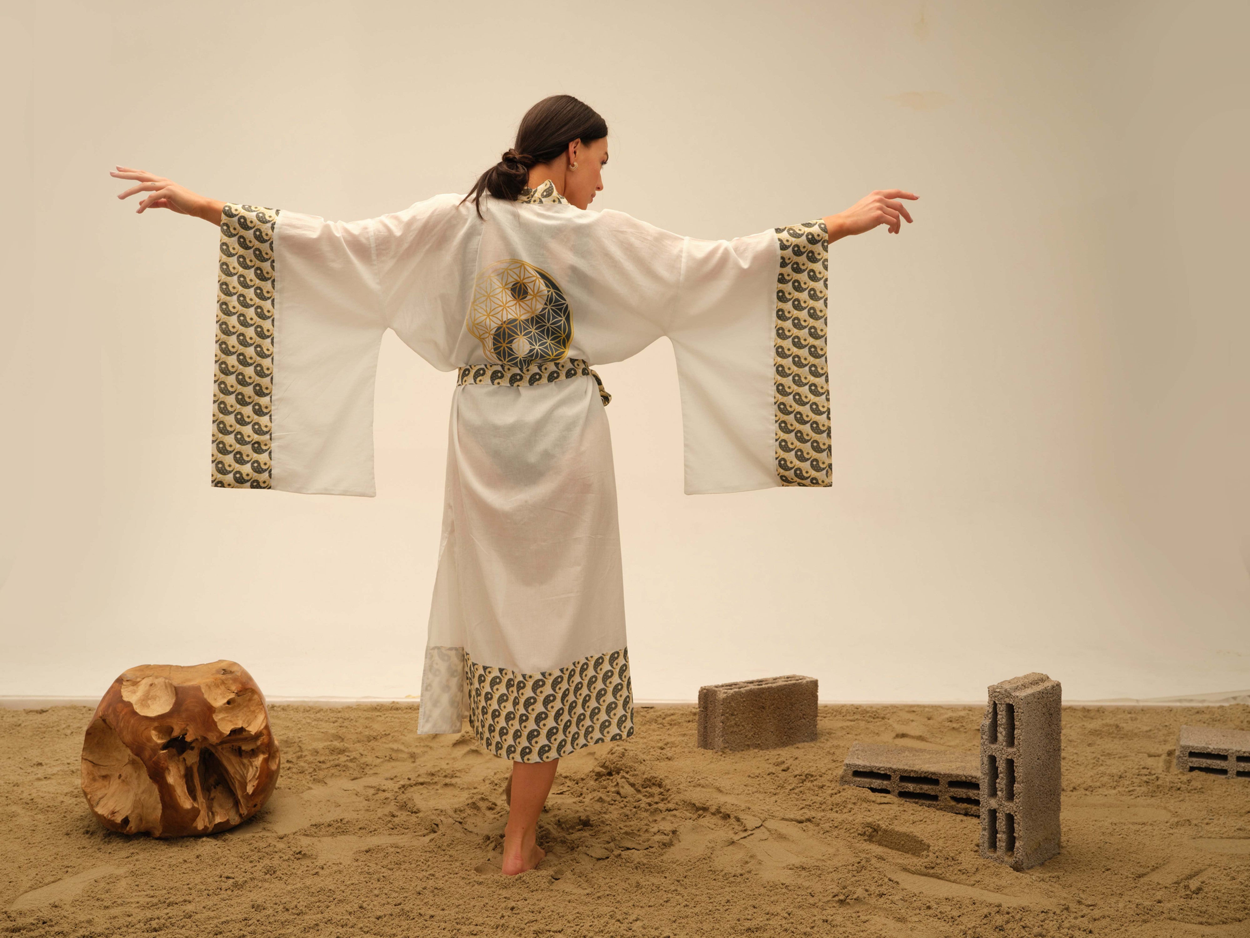 Halide Yin-Yang Kimono