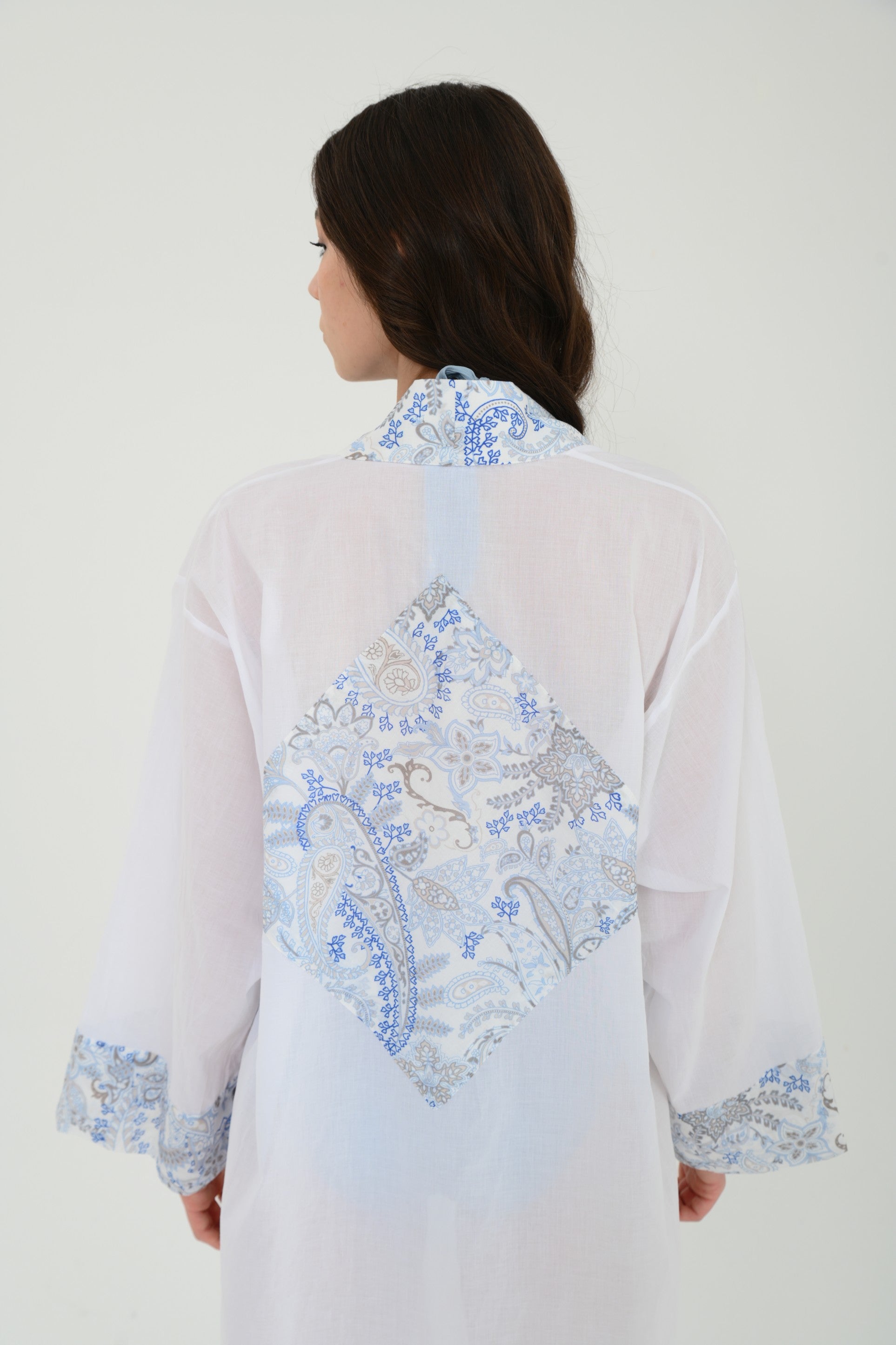 Halide Neslisah Kimono